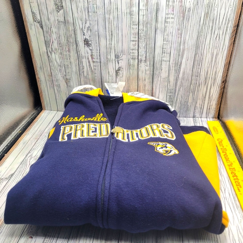 Nashville Predators woman's zip hoodie